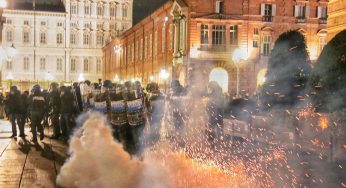Ancora proteste violente, a Torino preso d’assalto lo store di Gucci – VIDEO
