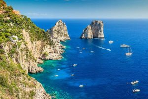 L'appello dei sindaci di Capri: "Chiediamo la riapertura delle scuole"