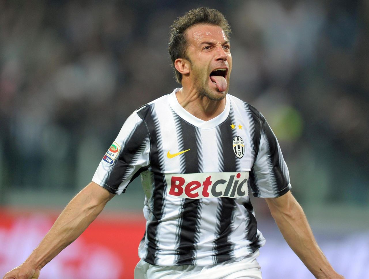 Del Piero compie 46 anni: gli auguri dei tifosi della Juventus al campione