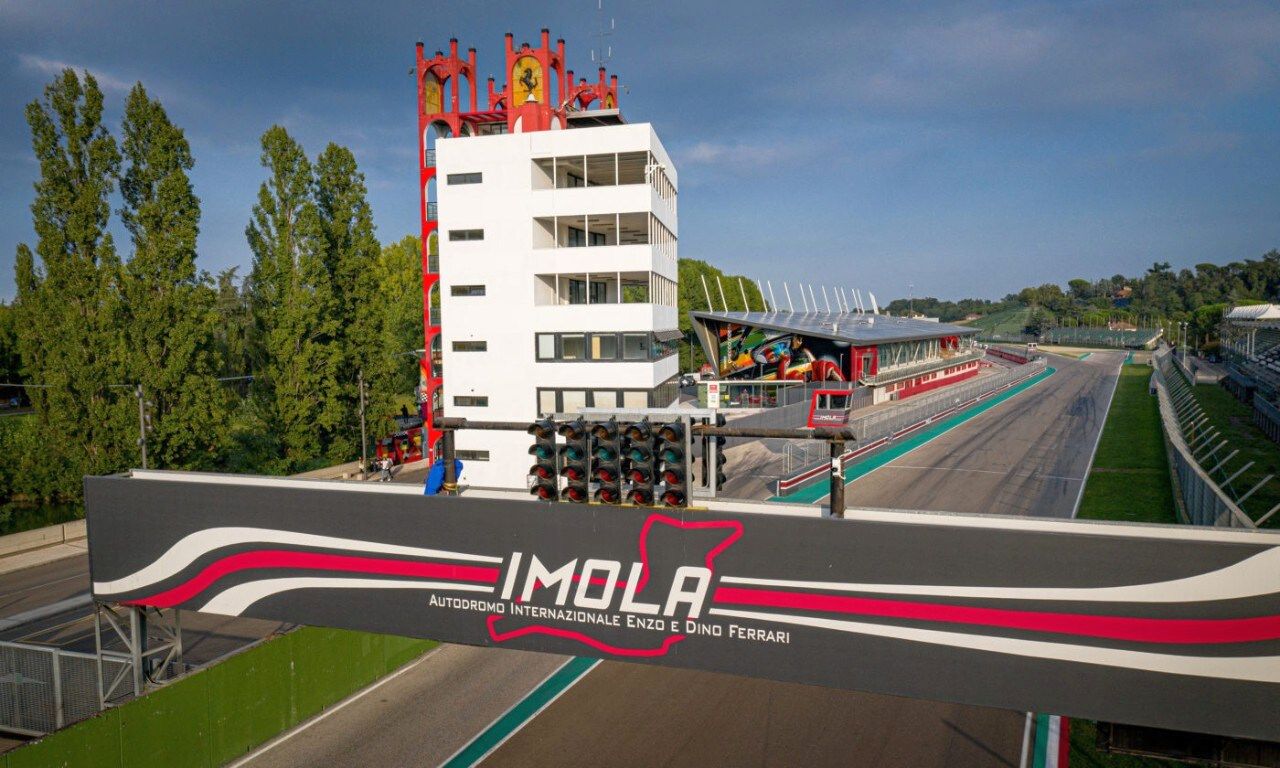 Formula 1, Imola "fatta fuori" dal calendario 2021: l'ira dei tifosi