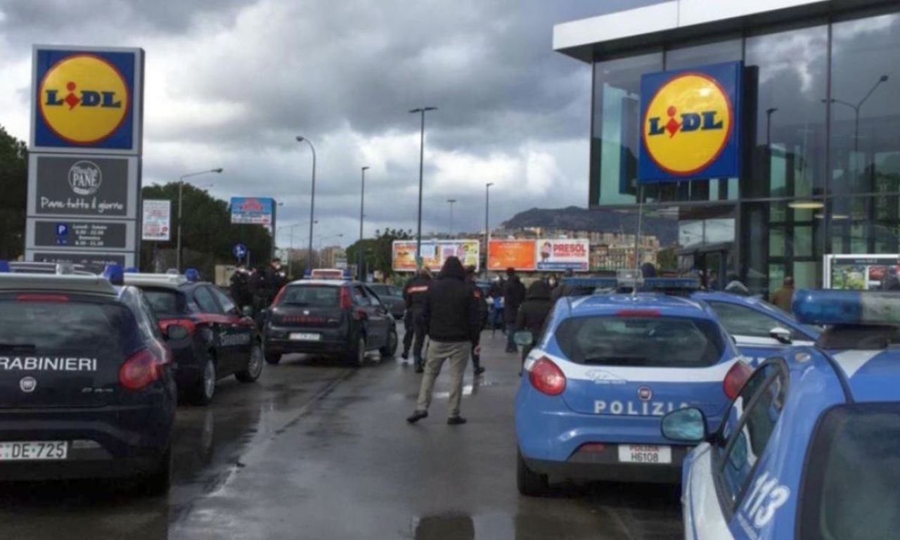 Lidl: code, risse e assembramenti per le scarpe a 13 euro