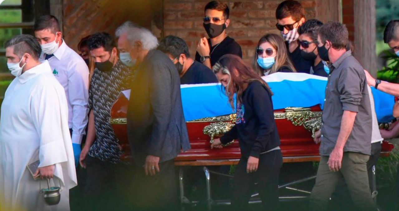 Maradona, presunto figlio chiede la riesumazione del cadavere