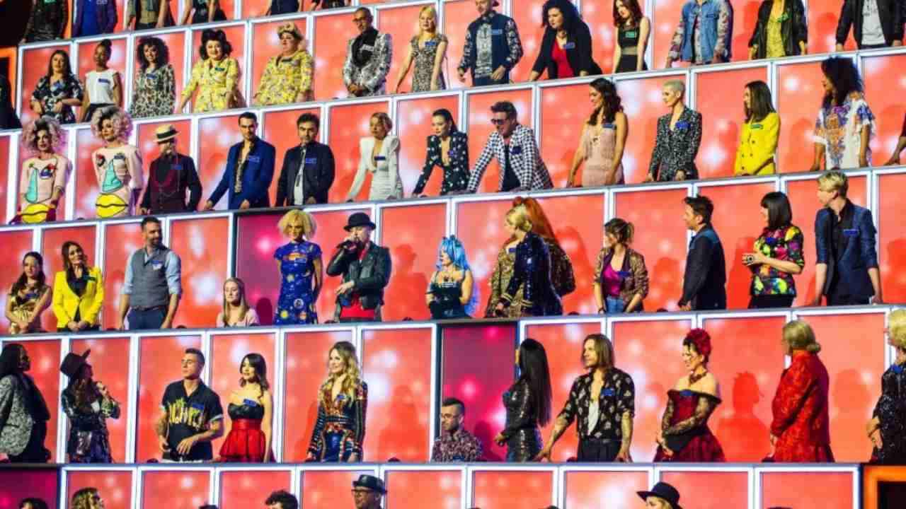 Il muro di All Together Now