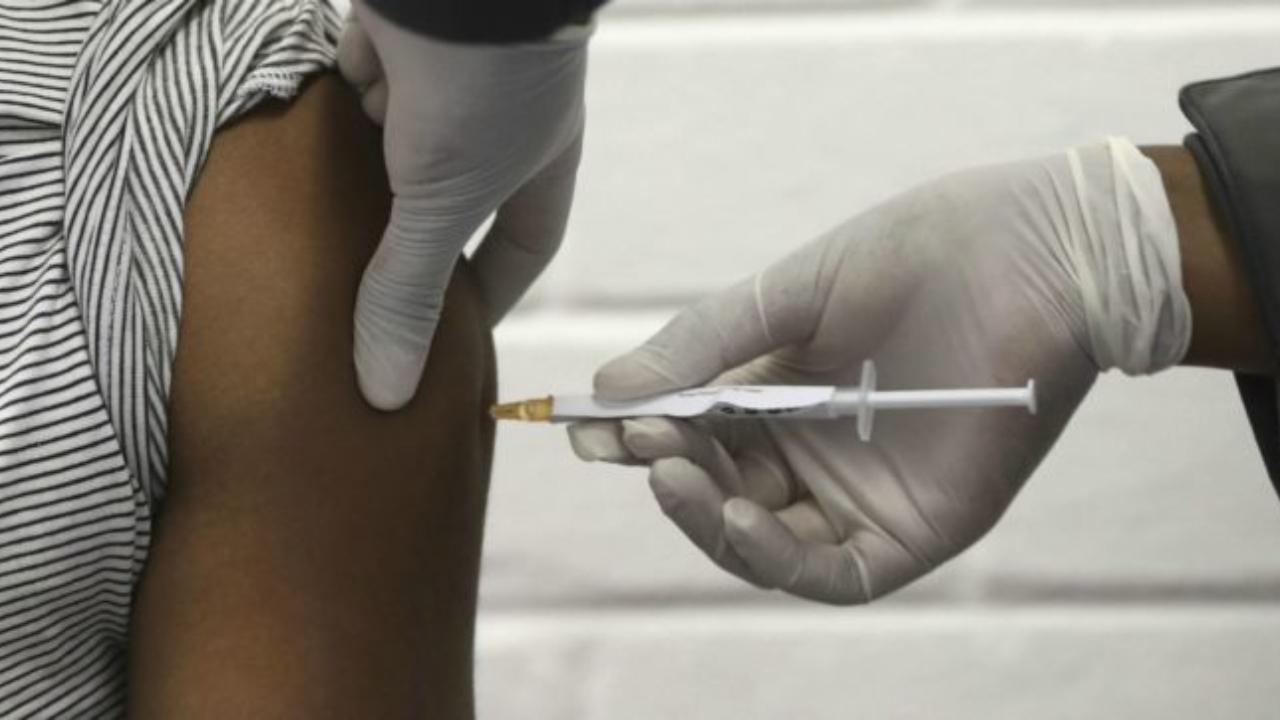 Vaccino Covid, come funziona realmente e quanto costerà