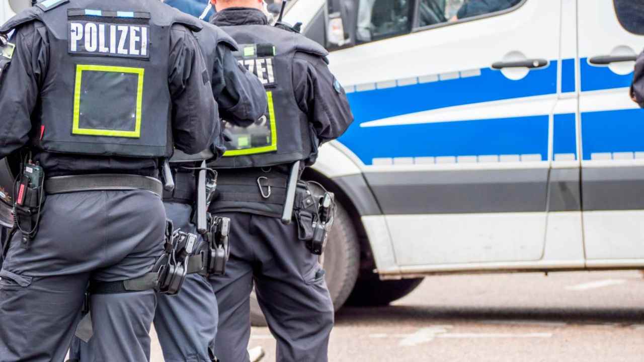 Germania, auto lanciata contro i pedoni. Almeno due morti