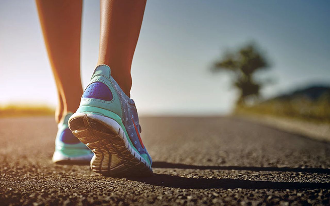 Camminare facendo 10.000 passi al giorno può essere un toccasana per la salute