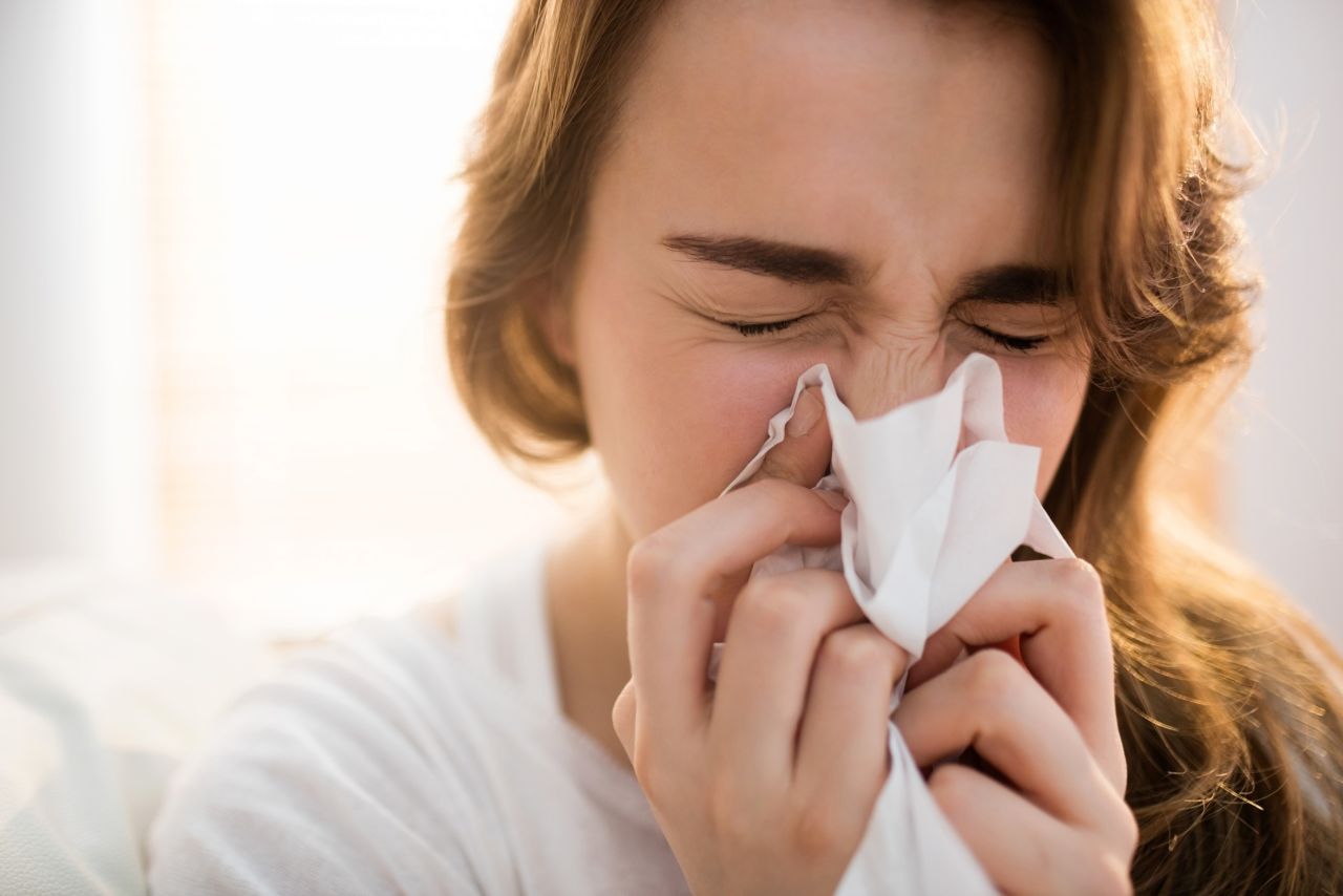 Raffreddore, come curarlo senza farmaci in modo naturale