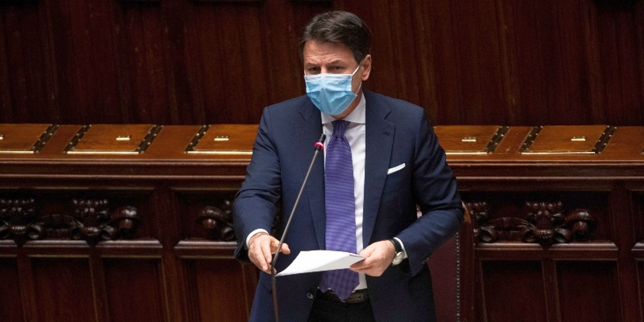 Conte parla alla Camera per risolvere la crisi di Governo: "Dramma epocale", poi chiede aiuto