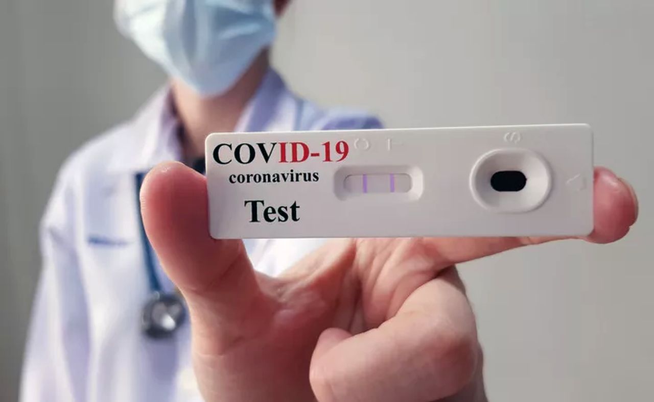 Un test con la saliva "predice" il Covid: come funziona il nuovo esame