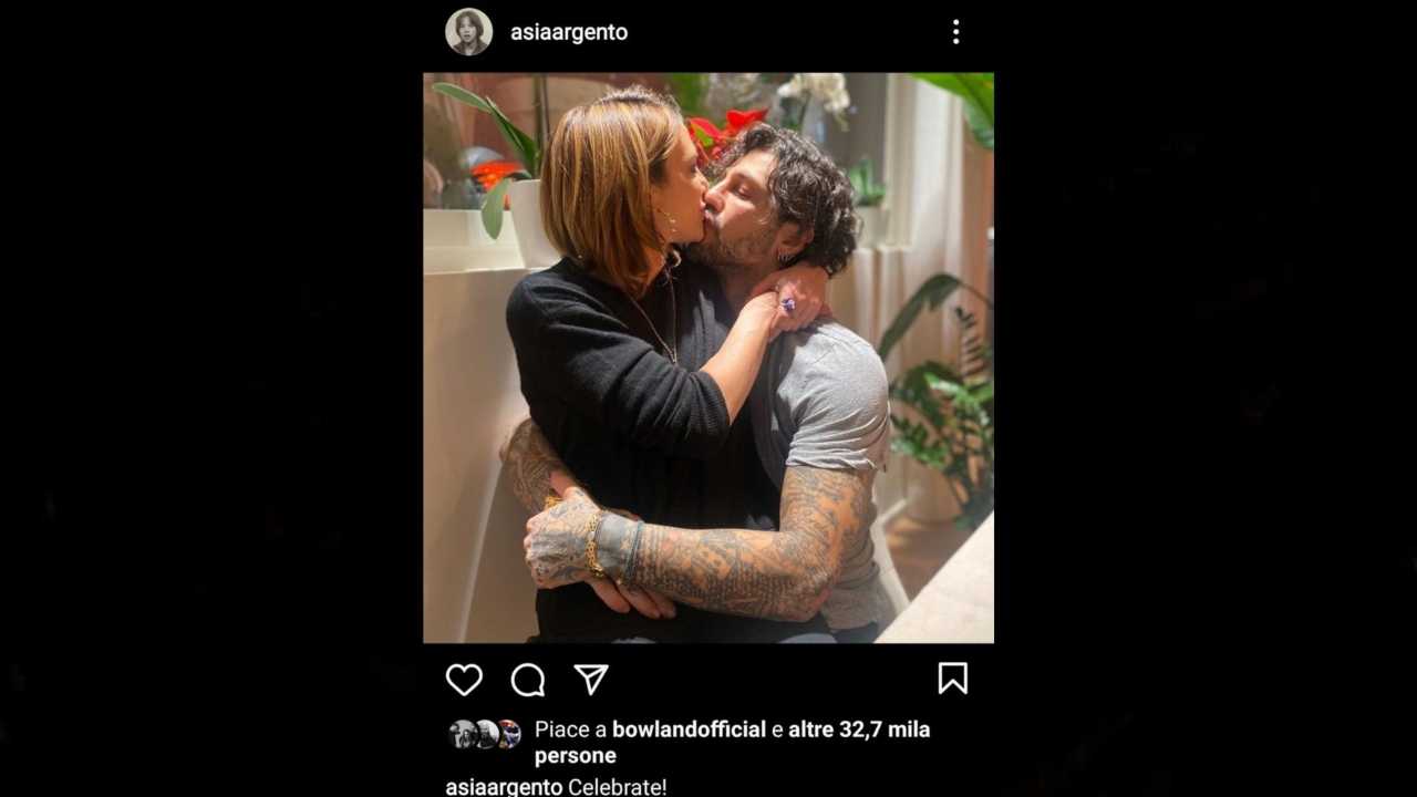 Fabrizio Corona e Asia Argento bacio
