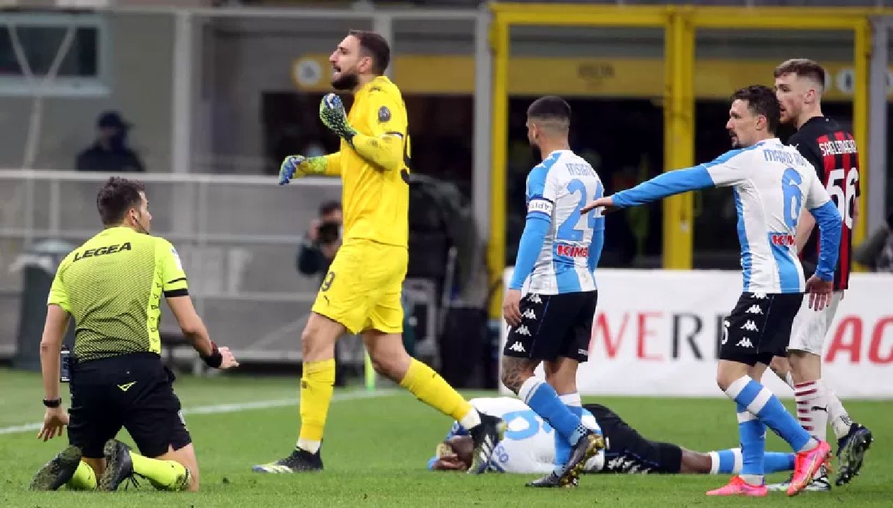 Donnarumma, la pace con Insigne non basta: i tifosi lo bersagliano sui social