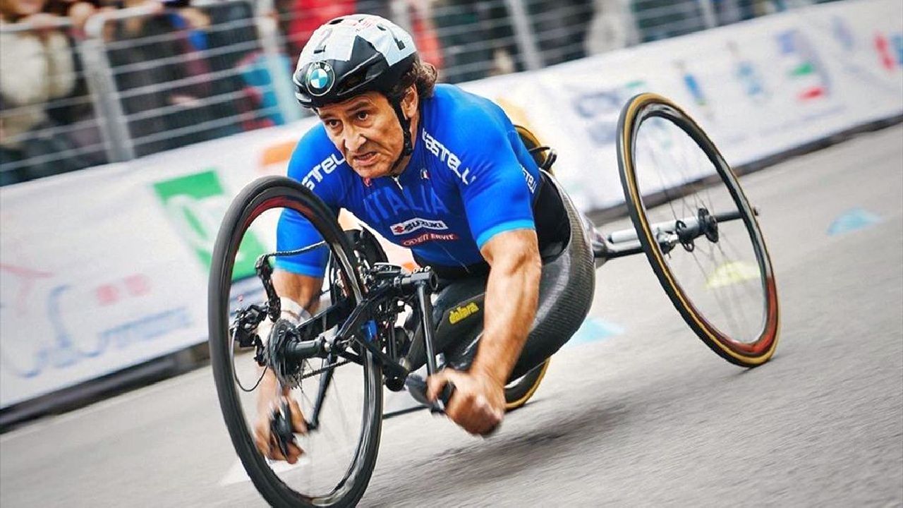 Ciclista del team Zanardi investito da un camion: la terribile coincidenza