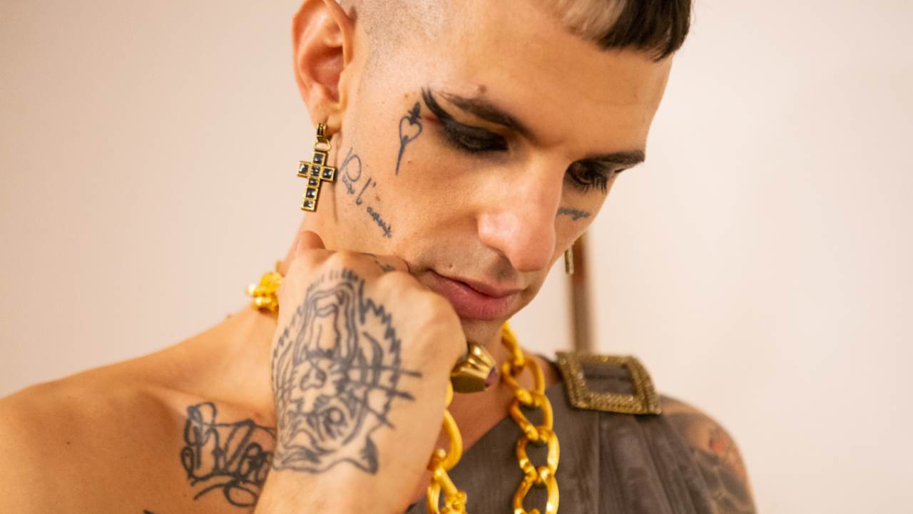 achille lauro firma con amazon