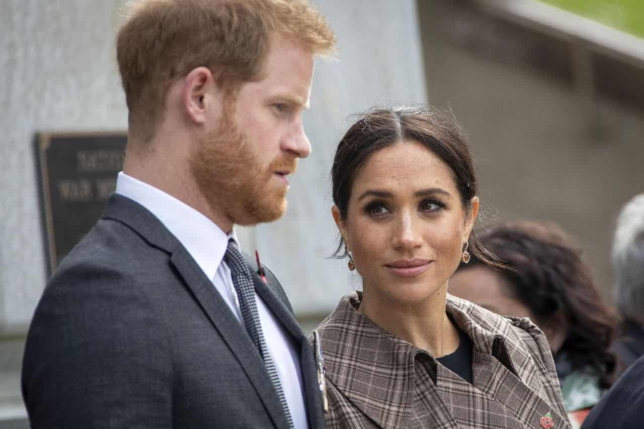 Meghan e Harry lo faranno: nuovo incubo per la Regina