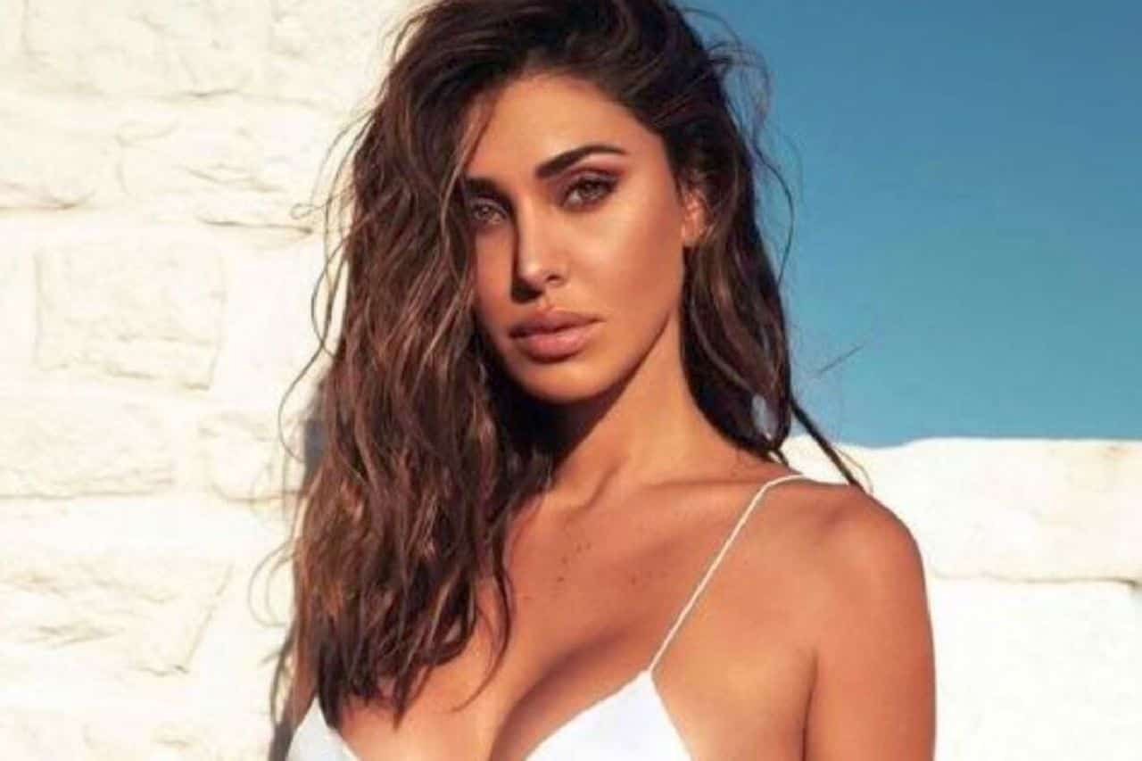 Belen Rodriguez in bikini dopo il parto: non è possibile!