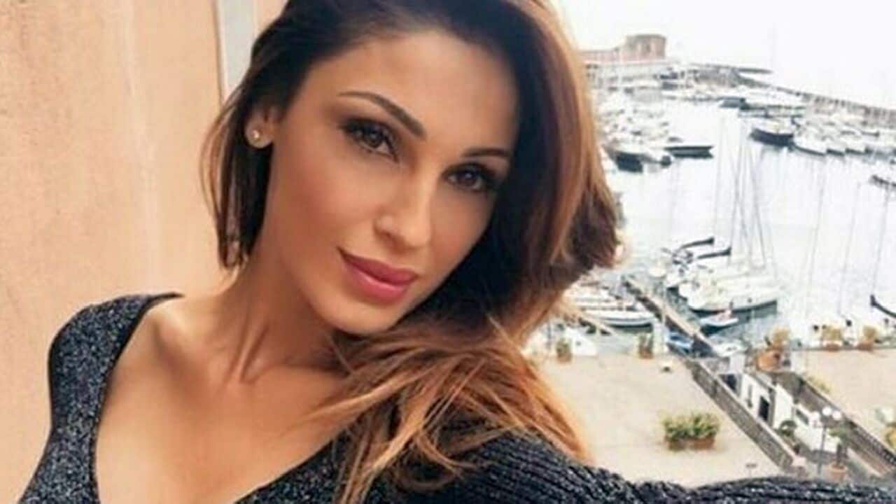 Ricordate com'era Anna Tatangelo all'inizio della carriera? La stupefacente trasformazione