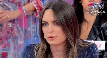 Uomini e Donne puntata 13/12/21, volano parole forti: Andrea Nicole delusa