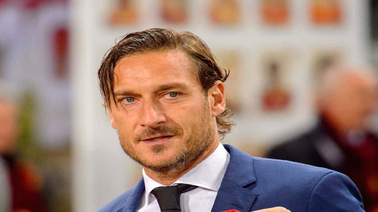 Ricordate com'era Totti all'inizio della carriera? La foto inedita