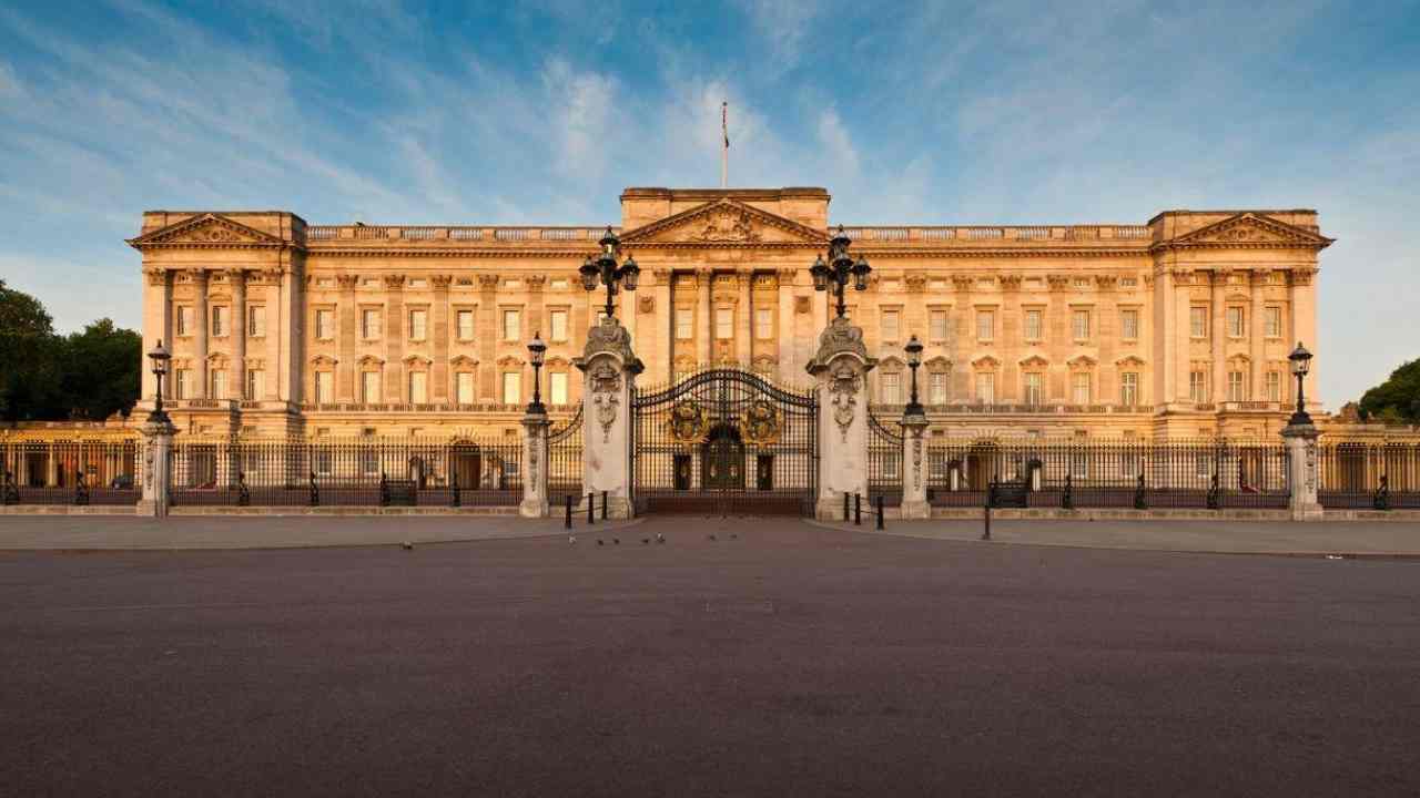 Buckingham Palace copertina 20-03-2022