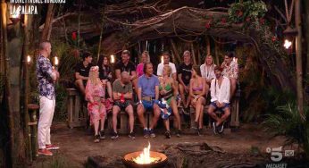 Isola dei Famosi daytime 27/05/22, scontro di fuoco prima della diretta: “Buffona e finta!”