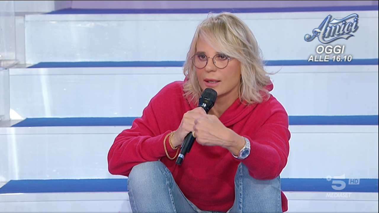 maria de filippi ridimensiona tina