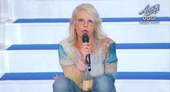 Uomini e Donne puntata 26/05/22, sfiorata la rissa: Maria interviene preoccupata