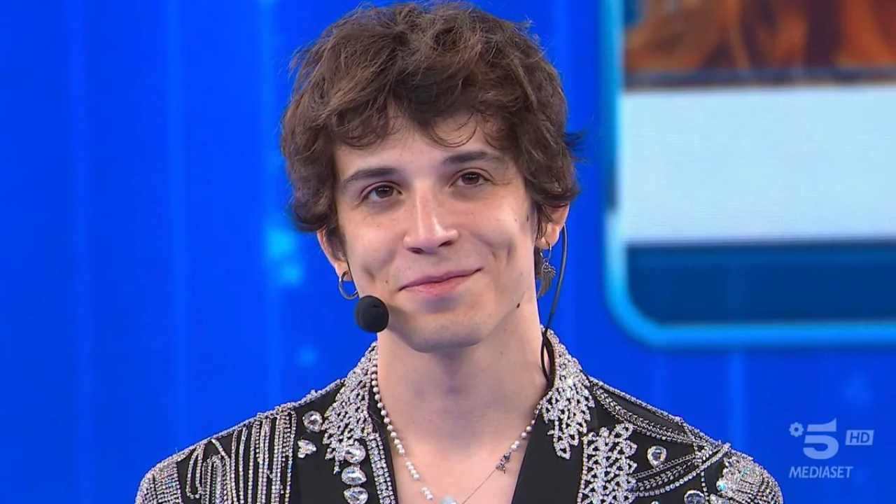 Amici Alex dettaglio hot