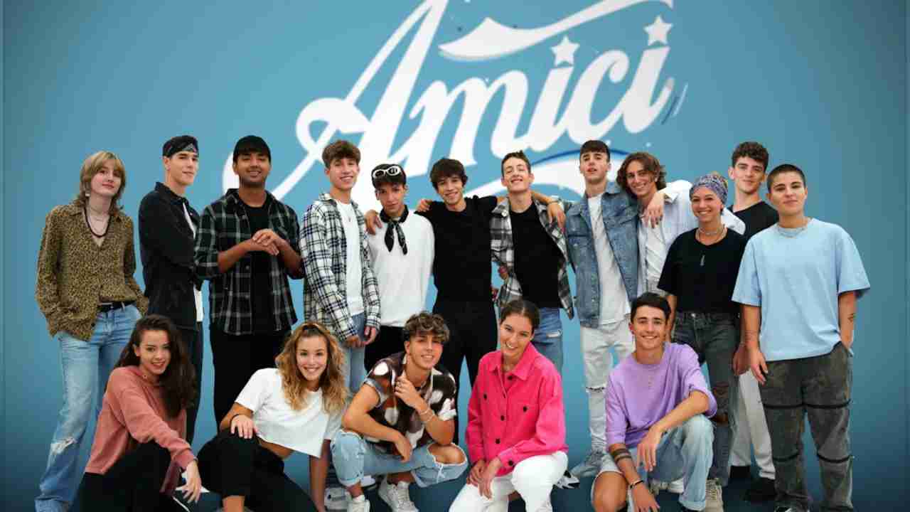 amici 21 crisi